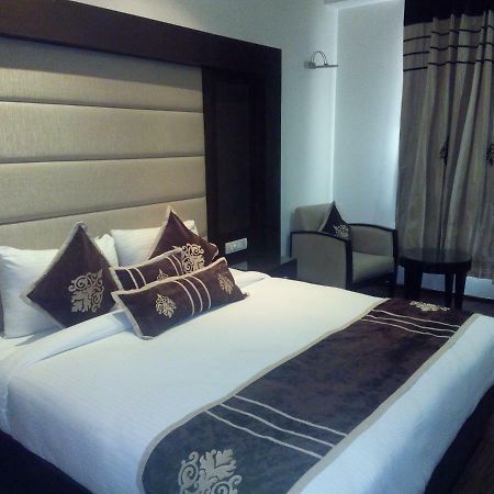 Bluemont Beacon Hotel New Delhi Gurgaon Exterior photo