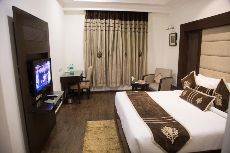 Bluemont Beacon Hotel New Delhi Gurgaon Exterior photo