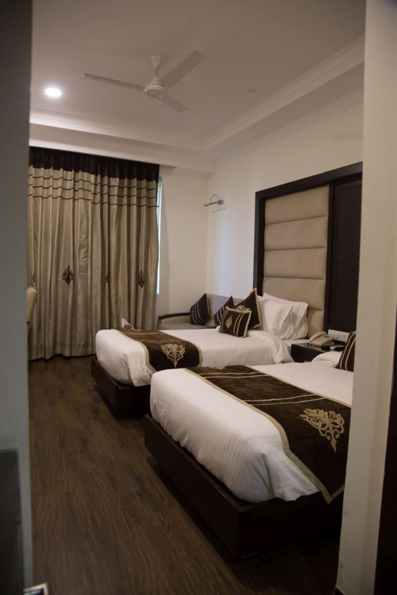 Bluemont Beacon Hotel New Delhi Gurgaon Exterior photo