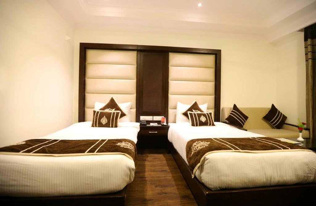 Bluemont Beacon Hotel New Delhi Gurgaon Exterior photo