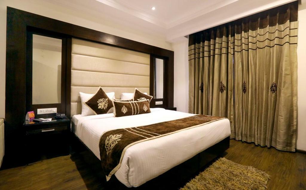 Bluemont Beacon Hotel New Delhi Gurgaon Exterior photo