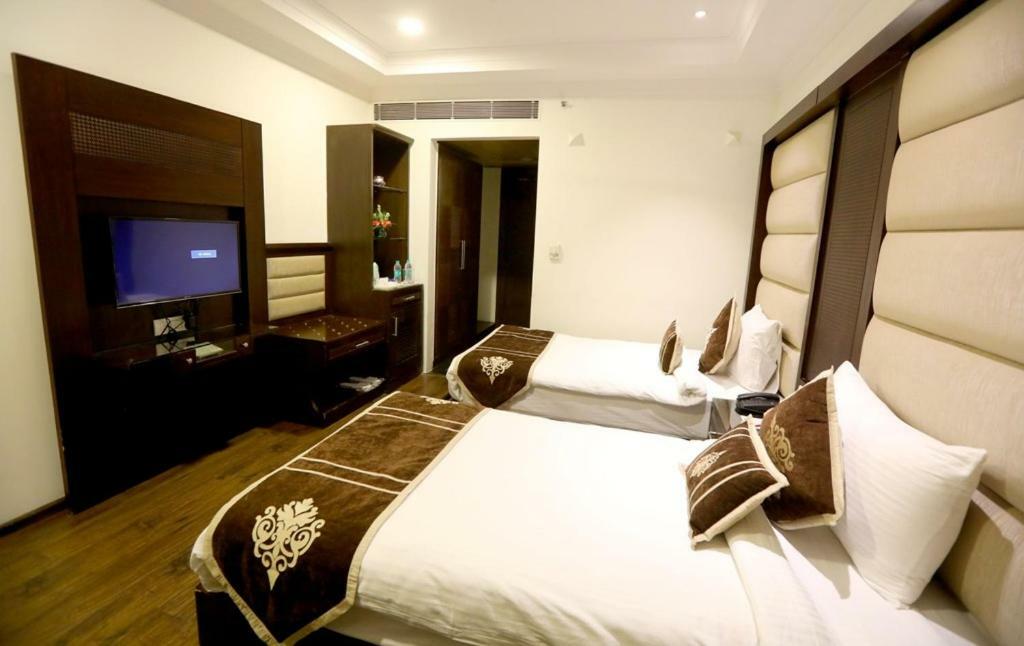 Bluemont Beacon Hotel New Delhi Gurgaon Exterior photo