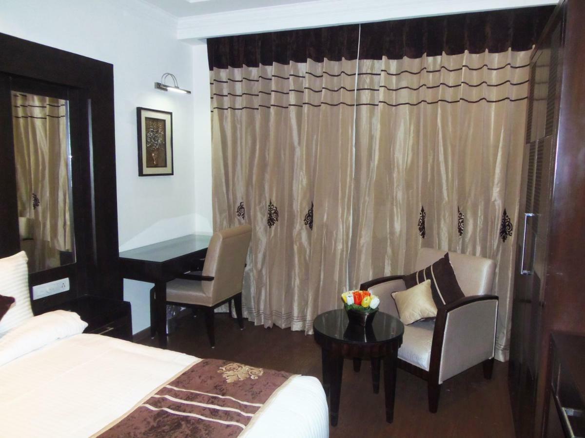 Bluemont Beacon Hotel New Delhi Gurgaon Exterior photo