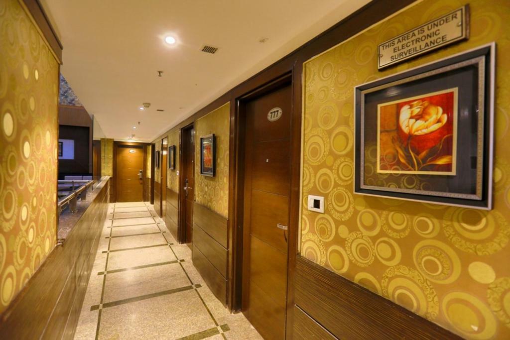 Bluemont Beacon Hotel New Delhi Gurgaon Exterior photo