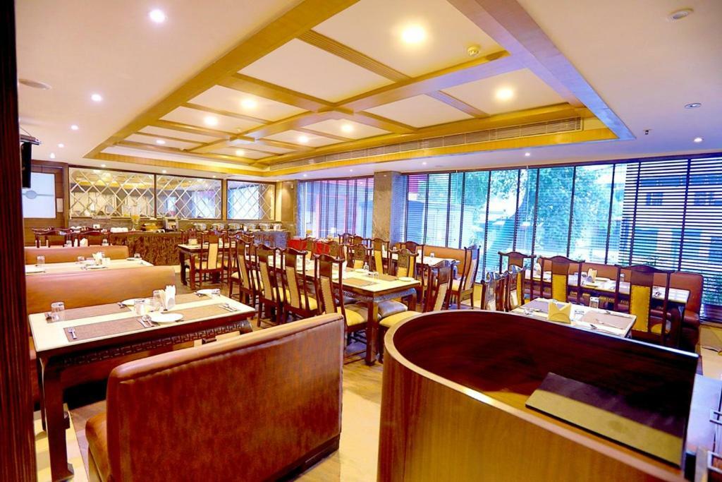 Bluemont Beacon Hotel New Delhi Gurgaon Exterior photo