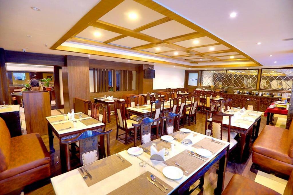 Bluemont Beacon Hotel New Delhi Gurgaon Exterior photo